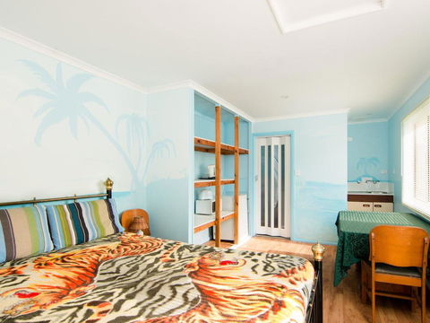 Bubsys Beach House At Pebbly - Dalby Accommodation 3