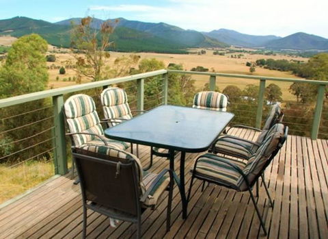 Buckland Valley Views - Dalby Accommodation 0
