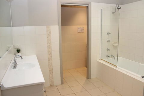 BUSH 2 BEACH - Dalby Accommodation 1