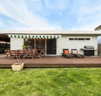Callala Dreaming - mid century beach house - Dalby Accommodation