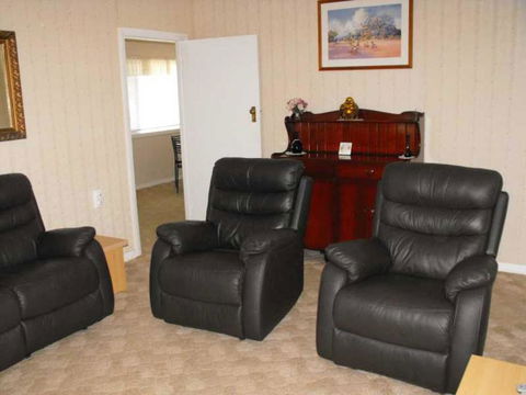 Camelot Cottage - Dalby Accommodation 1