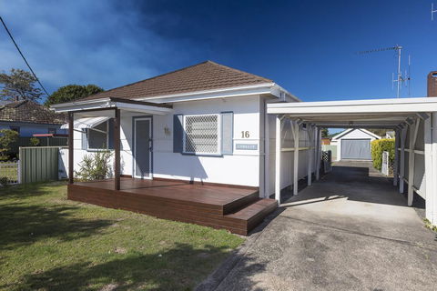 Camelot Cottage - Dalby Accommodation 0