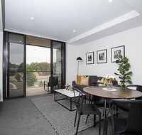 CANBERRA CHIC-hosted byL'Abode Accommodation - Dalby Accommodation