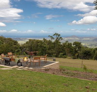 Captain's Lookout - elevated ocean views rural stay - Dalby Accommodation
