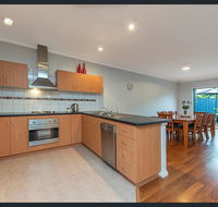 Cardiff St House - Dalby Accommodation
