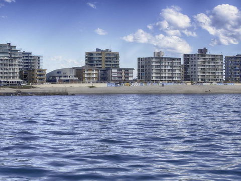 Carinya Gardens 15 - Dalby Accommodation 1
