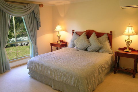 Carolynnes Cottages - Dalby Accommodation 1