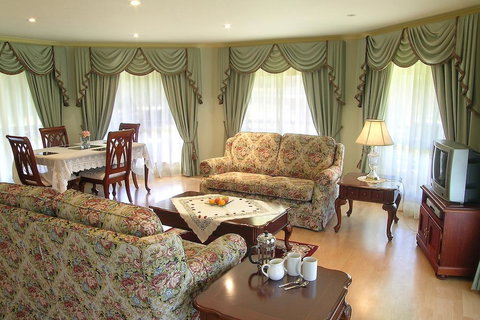 Carolynnes Cottages - Dalby Accommodation 3