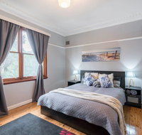 Carramar CozyHome 1minStation 5Bdrms1.5bathSleeps8 - Dalby Accommodation