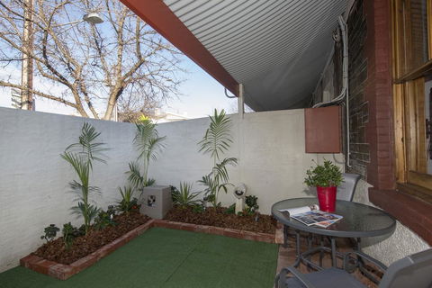Carrington Charm - CBD - WiFi - Parking - Dalby Accommodation 1