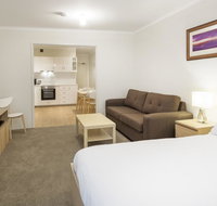 Cascades 3 Well Appointed and Central location - Dalby Accommodation