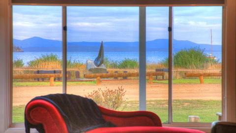 Castaway Cottage - Dalby Accommodation 0
