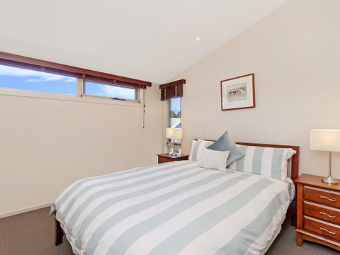 CASTWOOD VILLA No.2 - Dalby Accommodation 2