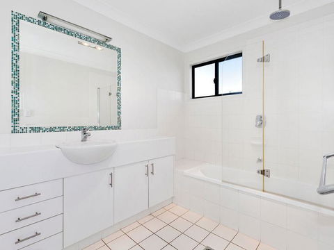 Casuarina Escape - Dalby Accommodation 1