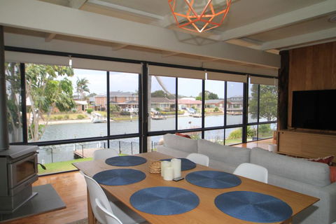 Cater Waterfront - Dalby Accommodation 0