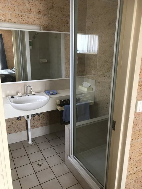 Cedar Lodge Motel - Dalby Accommodation 1
