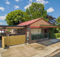Central Armidale 2-Bedroom Apartment - Dalby Accommodation