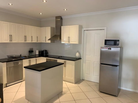 Central Armidale 2-Bedroom Apartment - Dalby Accommodation 1