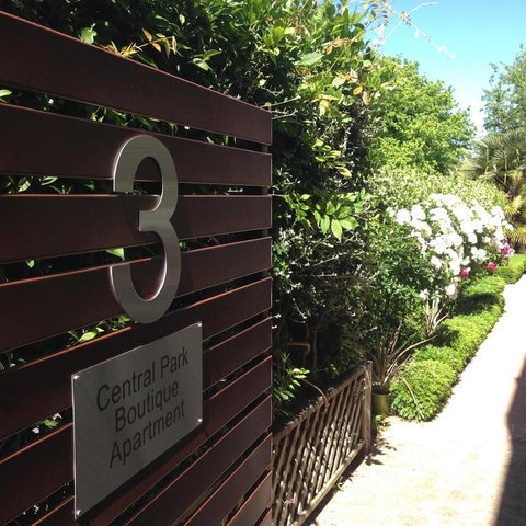 Central Park Boutique Apartment - Dalby Accommodation 3