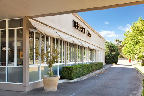 Century Inn - Dalby Accommodation 1