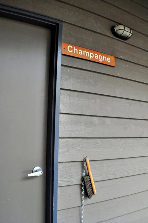 Champagne - Dalby Accommodation 3