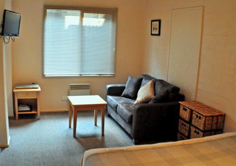 Champagne - Dalby Accommodation 2