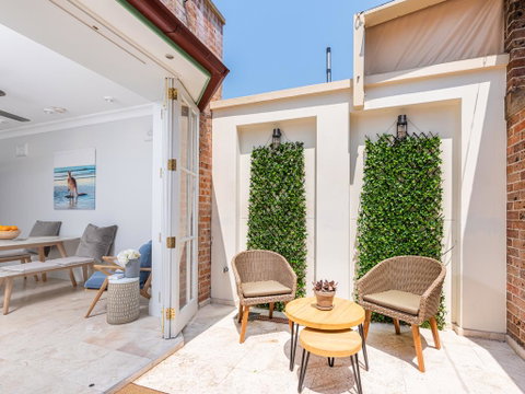 Charming Surry Hills House On Bourke - Dalby Accommodation 0