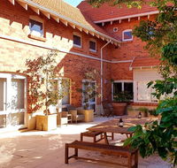 Chateau Cottesloe by the beach - Dalby Accommodation