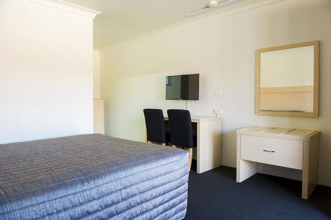 Cherry Blossom Motor Inn - Dalby Accommodation 3