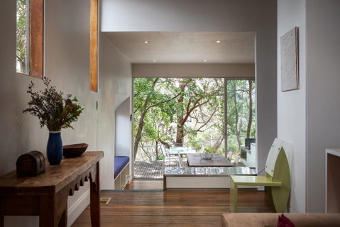 Chic Two-storey Cottage With Darling Harbour Views - Dalby Accommodation 1