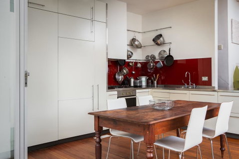 Chic Two-storey Cottage With Darling Harbour Views - Dalby Accommodation 2