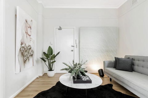Chic Woollahra Pied-Ã -Terre With Parking - Dalby Accommodation 2