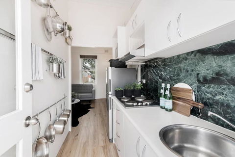 Chic Woollahra Pied-Ã -Terre With Parking - Dalby Accommodation 3
