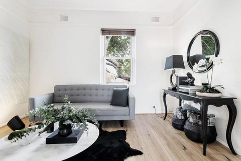 Chic Woollahra Pied-Ã -Terre With Parking - Dalby Accommodation 0