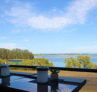 CHILL-OUT LAKESIDE  FORSTER - Dalby Accommodation