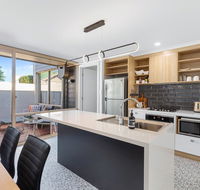 City Courtyard Apartment - Dalby Accommodation