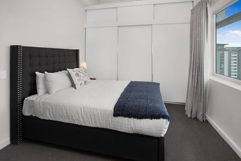City-Centre Apartment With River Views And Balcony - Dalby Accommodation 1