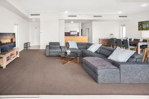 City-Centre Apartment With River Views And Balcony - Dalby Accommodation 0