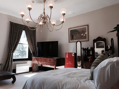 Claremont House - Dalby Accommodation 2