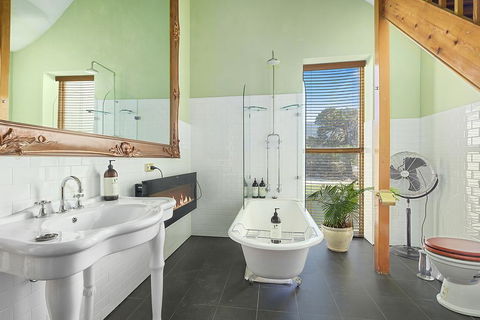 Claremont House - Dalby Accommodation 3