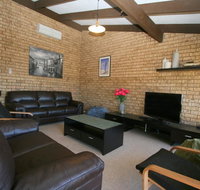 Clearview 2/8 Bogong Street - Dalby Accommodation