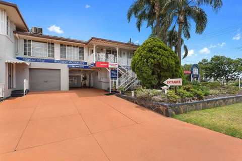 Clifford Park Holiday Motor Inn - Dalby Accommodation 1