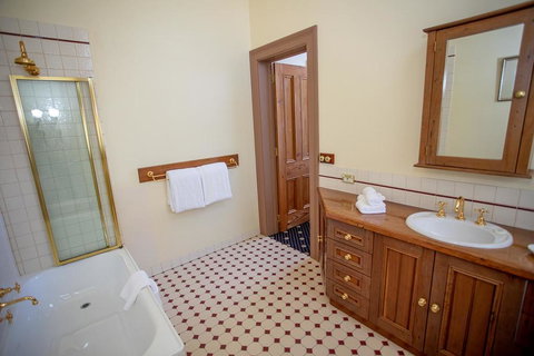 Clocktower Suites - Dalby Accommodation 2