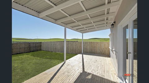 Cloverdale Cottage - Dalby Accommodation 2