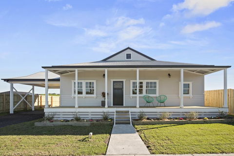 Cloverdale Cottage - Dalby Accommodation 0