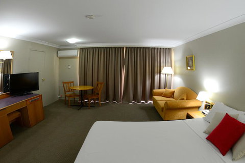 Club Inn Motel - Dalby Accommodation 3