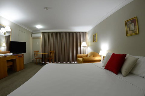 Club Inn Motel - Dalby Accommodation 1