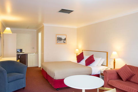 Club Motel Armidale - Dalby Accommodation 0