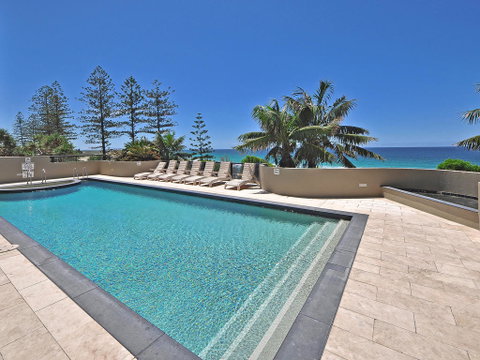 Clubb Coolum Beach Resort - Dalby Accommodation 1