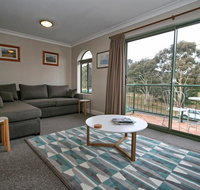 Cobb  Co 3/39 Cobbon Crescent - Dalby Accommodation